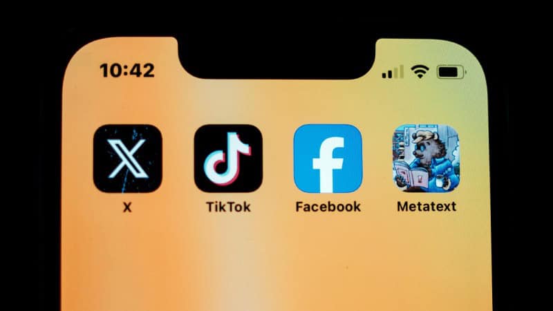 TikTok作為海外版的抖音，如今已經席捲全球，下載量超過35億次，成為社交媒體的新寵。在這個流量為王的時代，TikTok無疑為自媒體人提供了一個絕佳的賺錢平臺。希望今天的經營自媒體分享，這些關於TikTok自媒體賺錢、新手和TikTok線上學習課程的必知策略，能帶來一些自媒體的啟發和幫助。